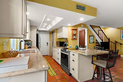 1803 E Frier Drive #3, Phoenix, AZ 85020 - Photo 9