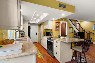 1803 E Frier Dr, Phoenix, AZ 85020 - Photo 9