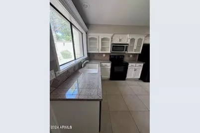 211 E Tremaine Avenue, Gilbert, AZ 85234 - Photo 3