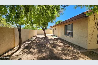 211 E Tremaine Avenue, Gilbert, AZ 85234 - Photo 29