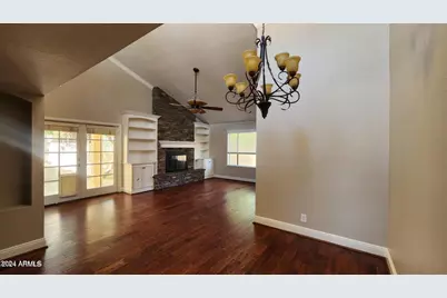 211 E Tremaine Avenue, Gilbert, AZ 85234 - Photo 15