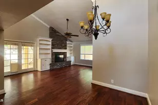 211 E Tremaine Ave, Gilbert, AZ 85234 - Photo 15