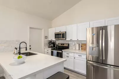 18427 N 36th Avenue, Glendale, AZ 85308 - Photo 7