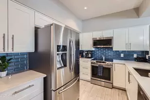 7401 W Arrowhead Clubhouse Dr, Glendale, AZ 85308 - Photo 11