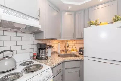 2936 E Indian School Road #ST, Phoenix, AZ 85016 - Photo 3