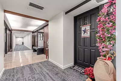 2323 N Central Avenue #1702, Phoenix, AZ 85004 - Photo 1