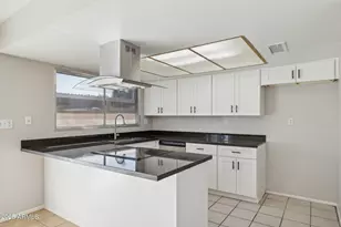 5742 N 43rd Dr, Glendale, AZ 85301 - Photo 3