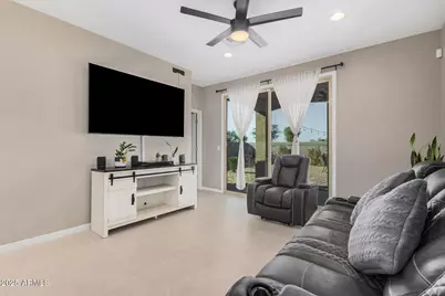 10736 W Chipman Road, Tolleson, AZ 85353 - Photo 5