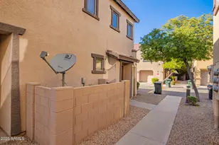 8117 W Groom Creek Rd, Phoenix, AZ 85043 - Photo 15