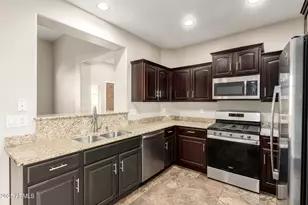 3964 E Cat Balue Dr, Phoenix, AZ 85050 - Photo 9