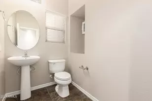 3964 E Cat Balue Dr, Phoenix, AZ 85050 - Photo 11