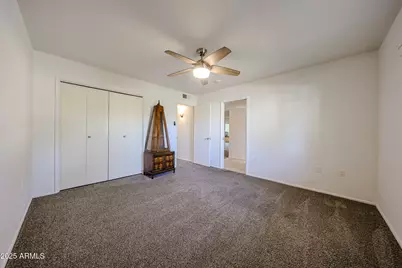 10410 W Saratoga Circle, Sun City, AZ 85351 - Photo 9