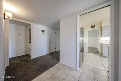 10410 W Saratoga Circle, Sun City, AZ 85351 - Photo 5