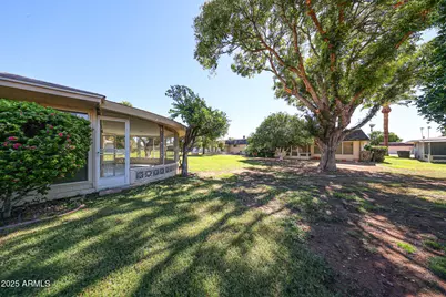 10410 W Saratoga Circle, Sun City, AZ 85351 - Photo 35