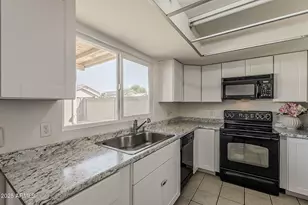 6940 W Northview Ave, Glendale, AZ 85303 - Photo 3