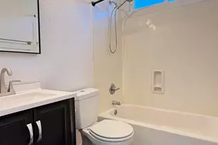 8633 W Wethersfield Rd, Peoria, AZ 85381 - Photo 11