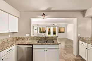 4617 E Catalina Dr, Phoenix, AZ 85018 - Photo 31