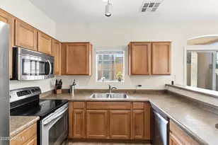 2727 N Price Rd, Chandler, AZ 85224 - Photo 9