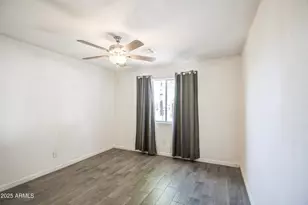 203 W Mission Ln, Phoenix, AZ 85021 - Photo 13