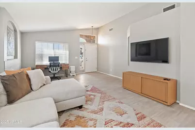 1046 W Tremaine Avenue, Gilbert, AZ 85233 - Photo 9