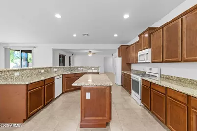 18306 W Beck Lane, Surprise, AZ 85388 - Photo 17