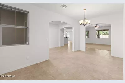 18306 W Beck Lane, Surprise, AZ 85388 - Photo 7