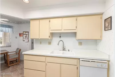 14021 N 111th Avenue, Sun City, AZ 85351 - Photo 9