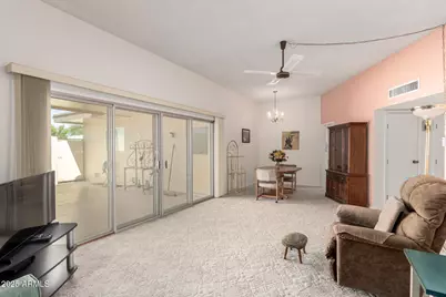 14021 N 111th Avenue, Sun City, AZ 85351 - Photo 5