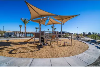 16821 W Shangri La Road, Surprise, AZ 85388 - Photo 5