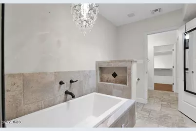 3229 E Clarendon Avenue E, Phoenix, AZ 85018 - Photo 11