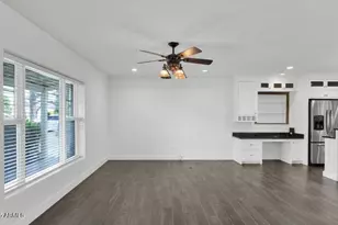 3229 E Clarendon Ave E, Phoenix, AZ 85018 - Photo 7