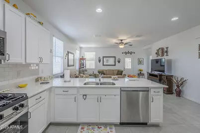 15551 W Kendall Street, Goodyear, AZ 85338 - Photo 17