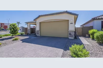 15551 W Kendall Street, Goodyear, AZ 85338 - Photo 3