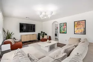 2746 E Fawn Dr, Phoenix, AZ 85042 - Photo 5