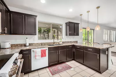 2746 E Fawn Drive, Phoenix, AZ 85042 - Photo 11