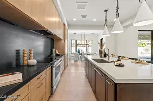 8108 E Del Cristal Dr, Scottsdale, AZ 85258 - Photo 9