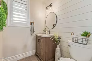 860 E Oakland St, Gilbert, AZ 85295 - Photo 49