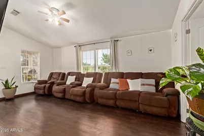 7300 N 51st Avenue #H118, Glendale, AZ 85301 - Photo 9