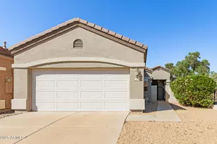 7202 S 32nd Pl, Phoenix, AZ 85042 - Photo 1