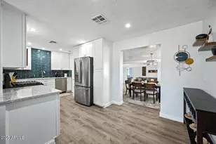 8050 N 11th Pl, Phoenix, AZ 85020 - Photo 9