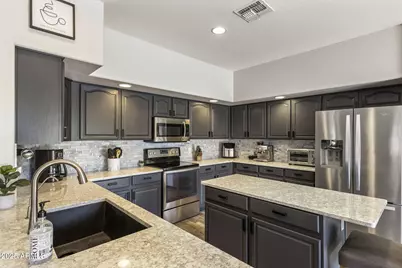 2405 W Barbie Lane, Phoenix, AZ 85085 - Photo 9