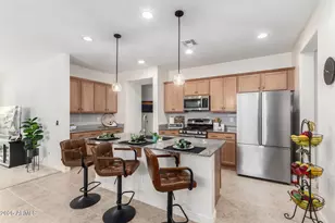 10370 W Alyssa Ln, Peoria, AZ 85383 - Photo 13