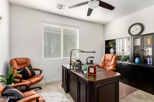 10370 W Alyssa Ln, Peoria, AZ 85383 - Photo 7