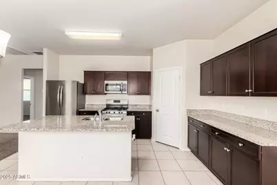 29235 W Clarendon Avenue, Buckeye, AZ 85396 - Photo 11