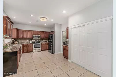 6816 W Bronco Trail, Peoria, AZ 85383 - Photo 17