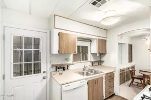 2050 W Dunlap Ave, Phoenix, AZ 85021 - Photo 11