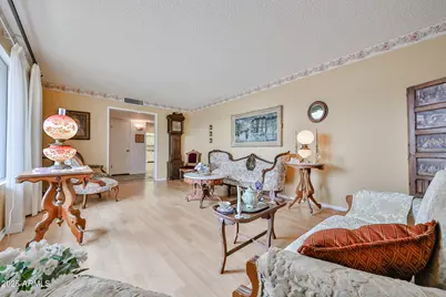 11114 W Peace Court, Sun City, AZ 85351 - Photo 9