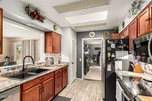 9517 W Indian Hills Dr, Sun City, AZ 85351 - Photo 15