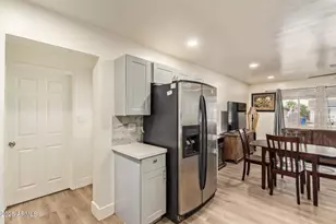 231 W Desert Dr, Phoenix, AZ 85041 - Photo 9