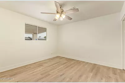 231 W Desert Drive, Phoenix, AZ 85041 - Photo 17